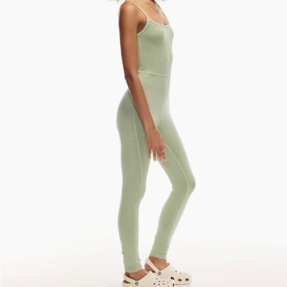 Aritzia Wilfred Free Divinity Jumpsuit Romper Small Light Green Athleisure Yoga - Picture 1 of 16